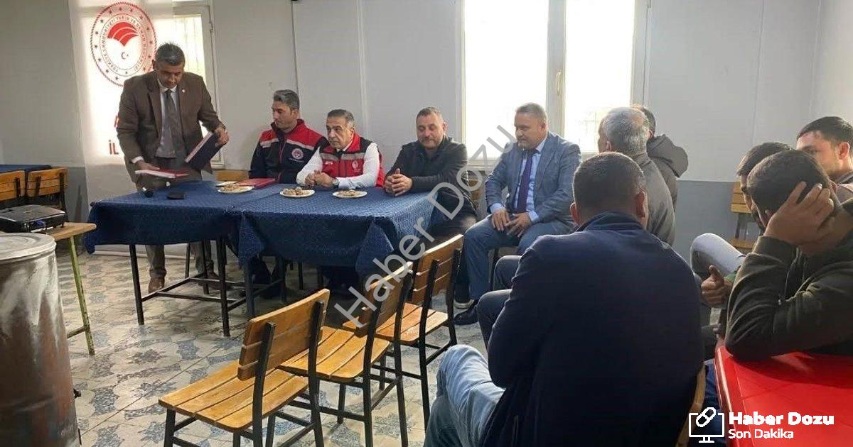 "Aydın'da Tarım Seferberliği: Müdürlük 17 İlçede Sahaya İndi" başlıklı haber için fotorealistik, pro