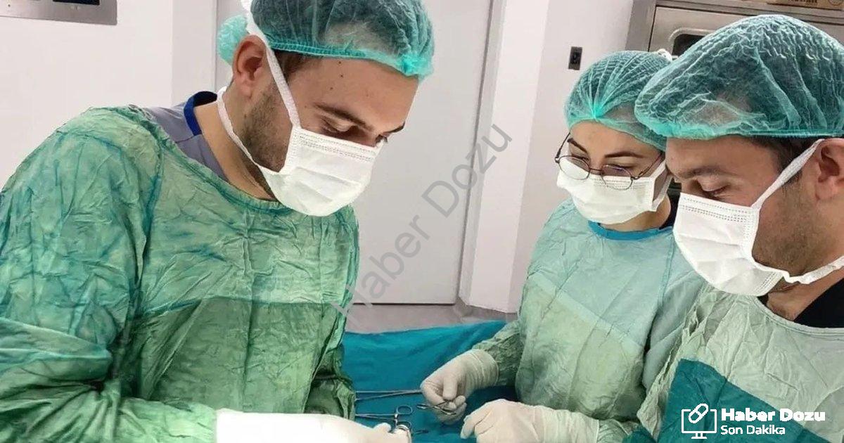 "Şuhut Devlet Hastanesi'nde Tarihi Başarı: İlk Yama ile Fıtık Ameliyatı" başlıklı haber için fotorea